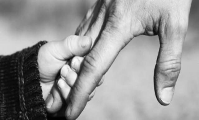 Mi-e dor de tine tata: 96 de fraze, poezii si imagini dedicate lipsei unui tata