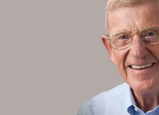 140 de citate Lou Holtz despre munca în echipă și leadership