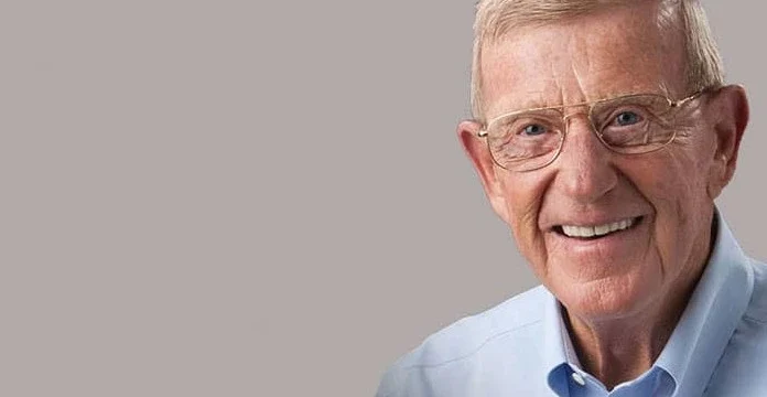 140 de citate Lou Holtz despre munca în echipă și leadership