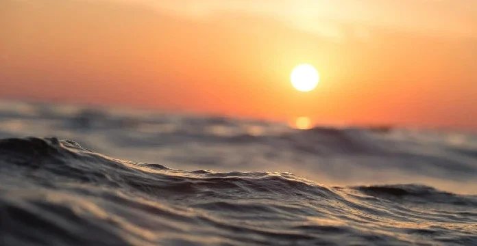 200 de citate oceanice despre minunile sale și frumusețea vieții