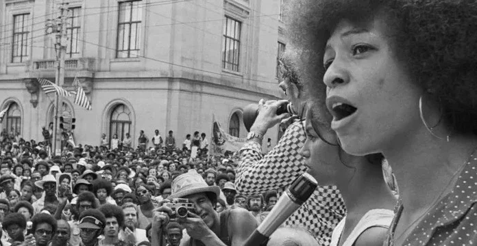 50 de citate Angela Davis despre feminism, rasism și altele
