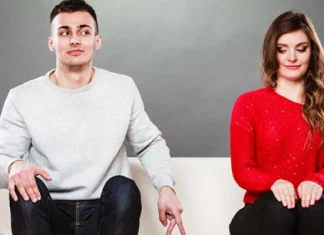 Cum sa initiezi o conversatie cu o fata in 5 pasi