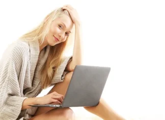 Cum sa agati o fata pe Facebook: cei 7 pasi