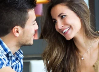 Cum sa faci o fata sa se indragosteasca de tine: Regulile pentru a o face sa se indragosteasca in 5 intalniri