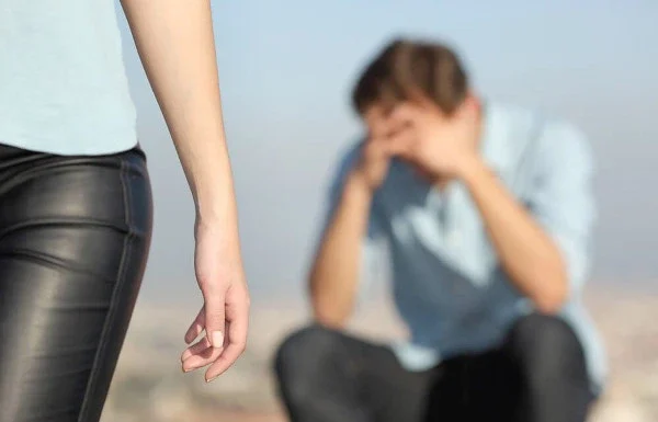 Cum sa depasesti o dezamagire amoroasa: 4 trucuri practice