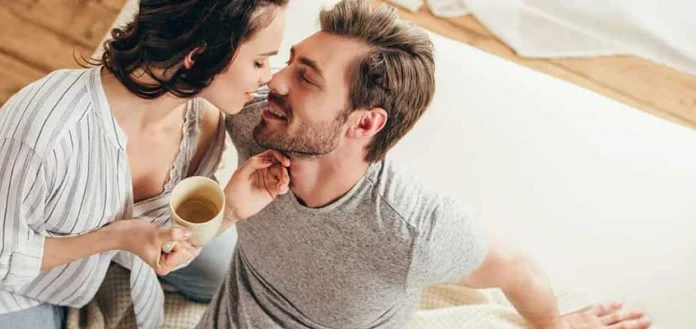 Dirty Talk: Cum sa folositi fraze erotice pentru a atrage o fata