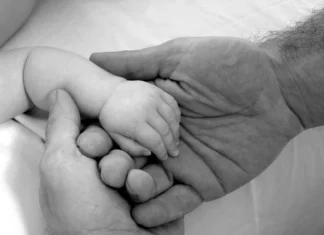 Scrisoarea unui tata catre fiica sa: un imn la viata adresat femeilor