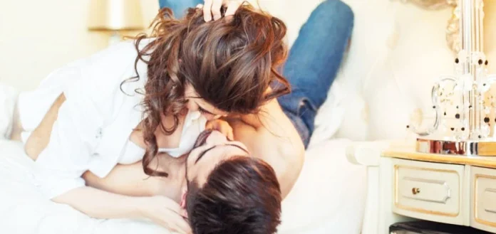 Sex cu un prieten: cum sa faci un prieten sa se culce cu tine in 5 pasi