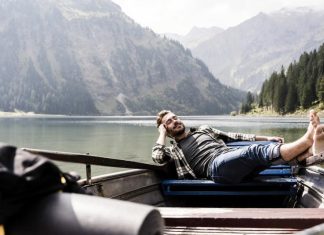 65 statusuri despre lac si pentru zilele la apa