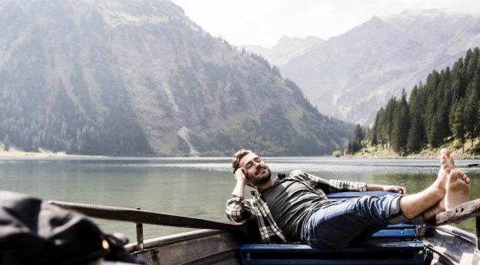 65 statusuri despre lac si pentru zilele la apa