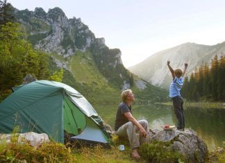 90 statusuri despre camping pentru Facebook si Instagram
