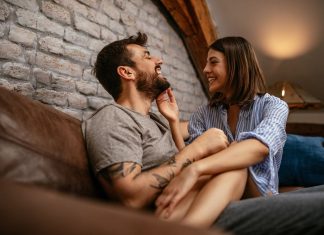 Intrebari pe care sa le pui iubitei tale – Romantice, Dragute, Profunde