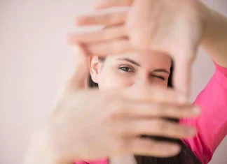 100 statusuri flirty pe Instagram pentru a o face sa roseasca
