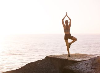 110 citate amuzante, scurte despre yoga la care sa reflectezi