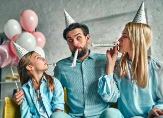 La multi ani, cumnate: 45 de mesaje aniversare pentru el