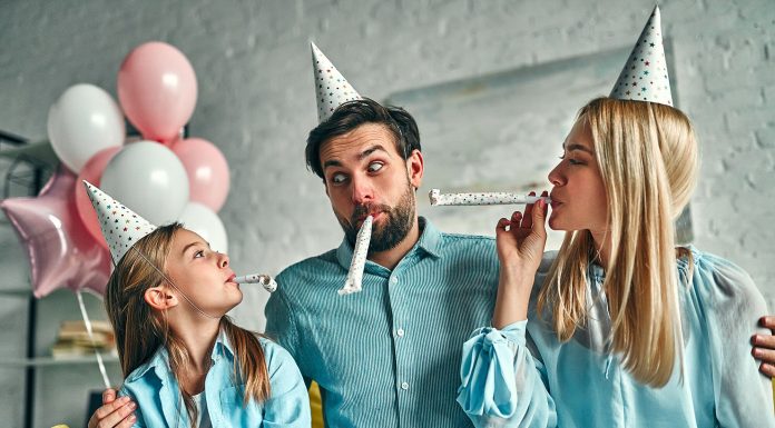 La multi ani, cumnate: 45 de mesaje aniversare pentru el