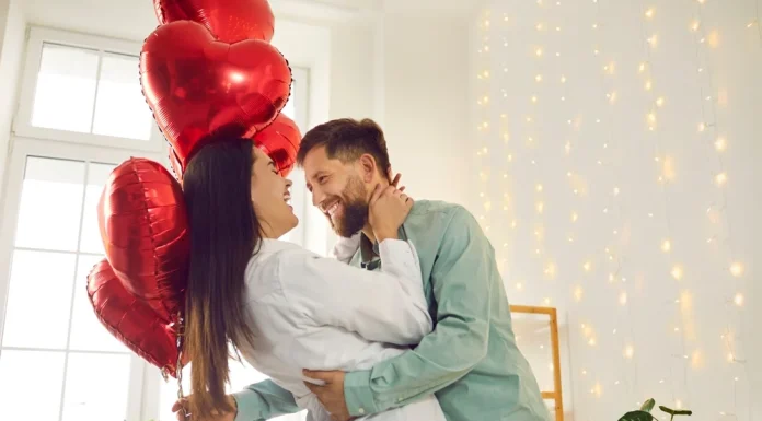 80 de mesaje aniversare pentru persoana iubita care ii va pune zambetul pe buze