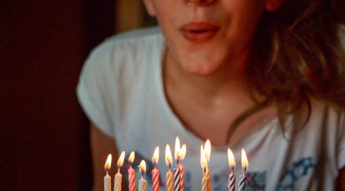 50 de mesaje pe care sa le scrieti intr-o felicitare de zi de nastere