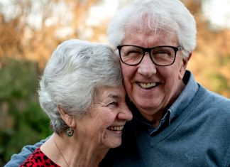 50 de mesaje formale si amuzante de pensionare fericita