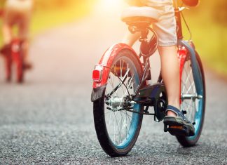 Beneficiile mersului pe bicicleta pentru copii