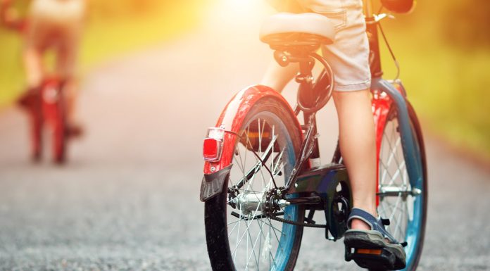 Beneficiile mersului pe bicicleta pentru copii