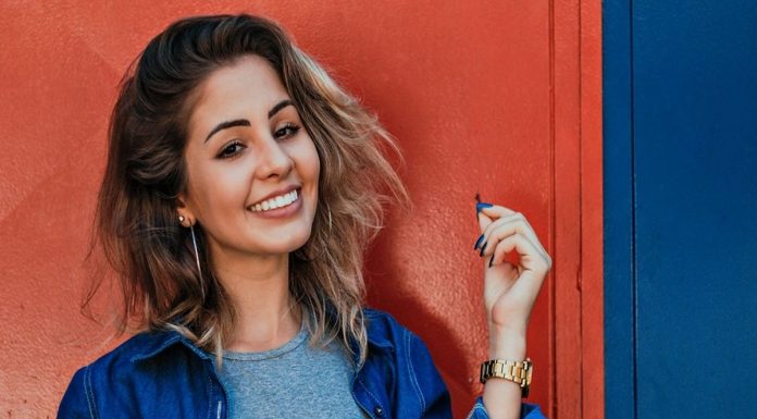 Top 3 adevaruri incontestabile despre fetele care lucreaza intr-un studio de videochat!